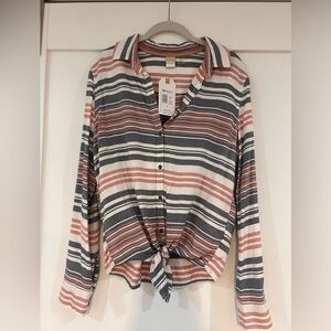 Roxy NWT long sleeve striped tie front shirt. Size S.